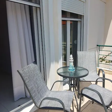 Villa Santa Marina Sxoinias *